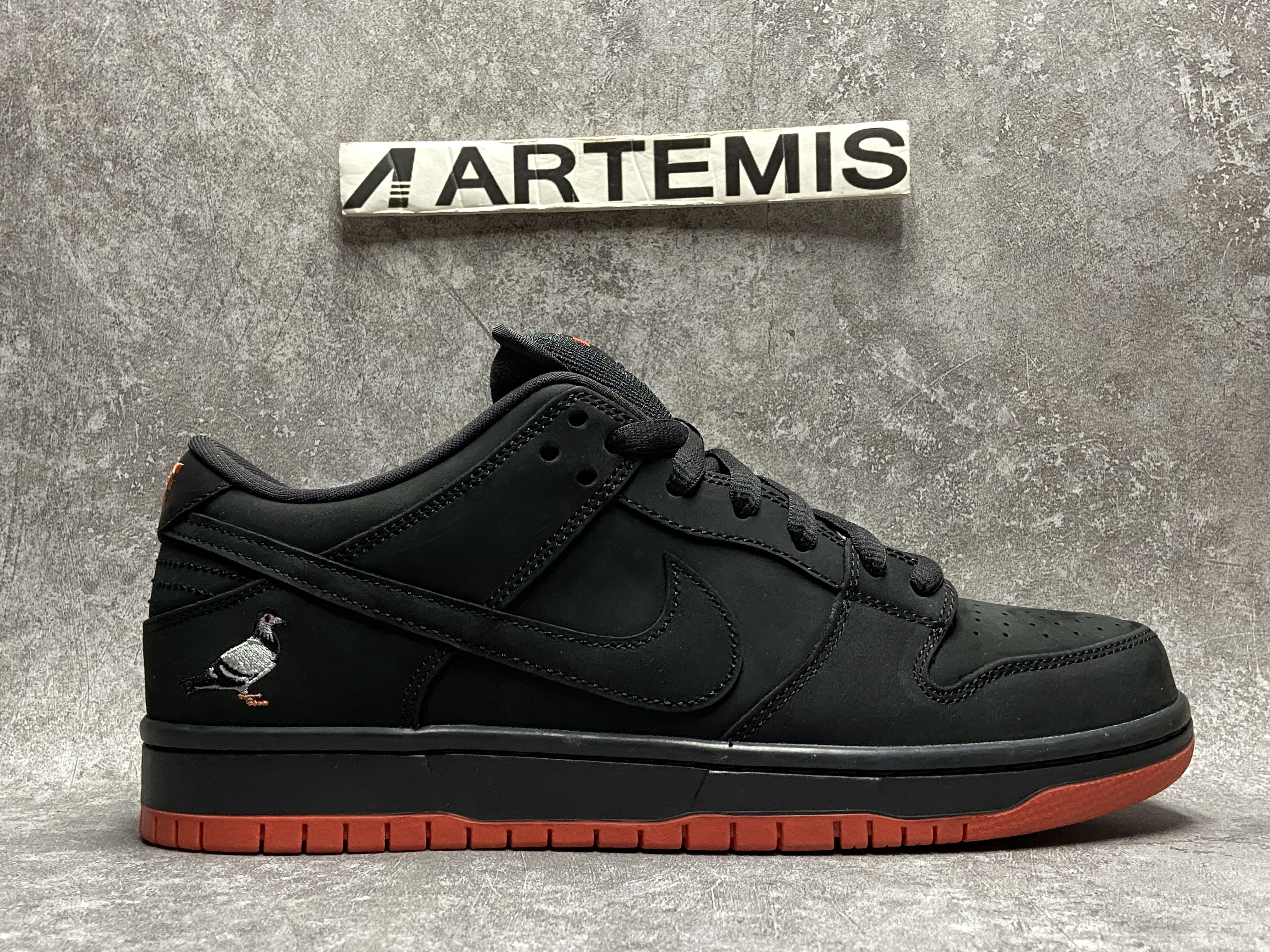 Nike SB Dunk Low Black Pigeon