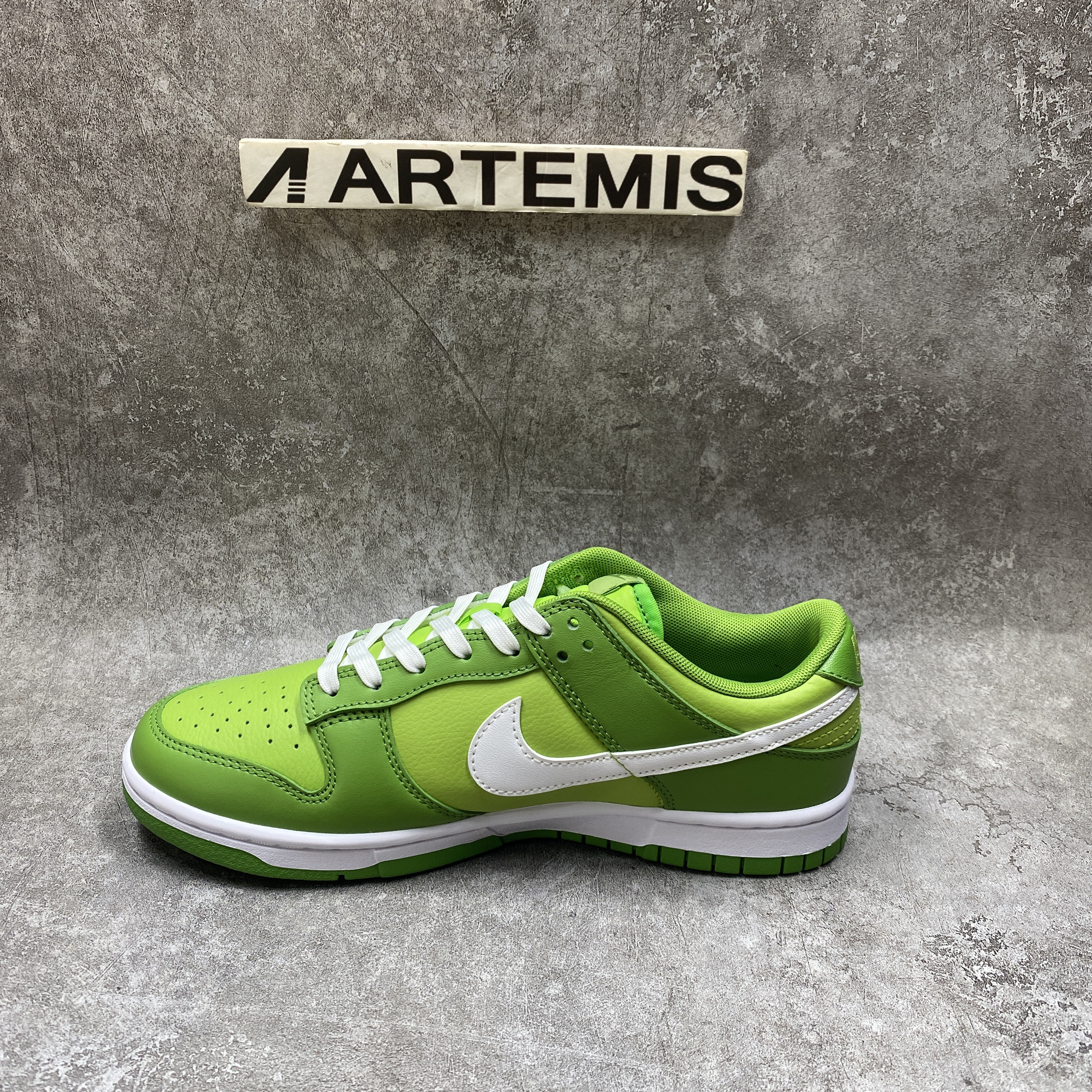 Nike Dunk Low Chlorophyll