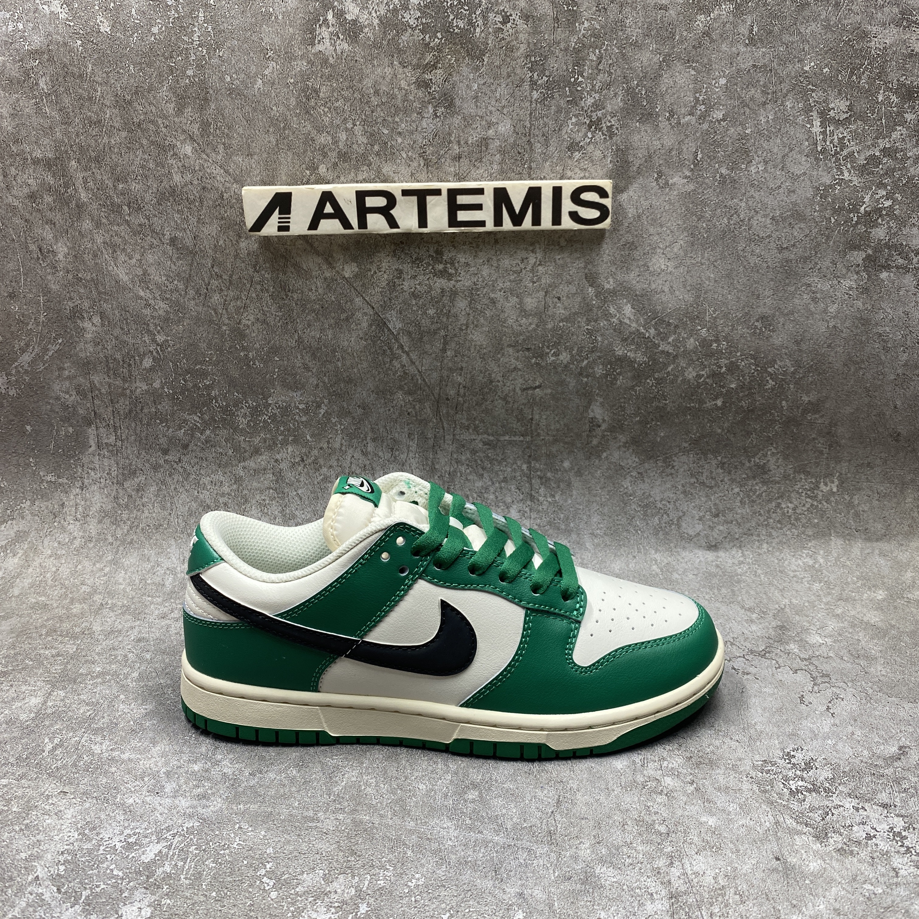 Nike Dunk Low SE “Lottery”