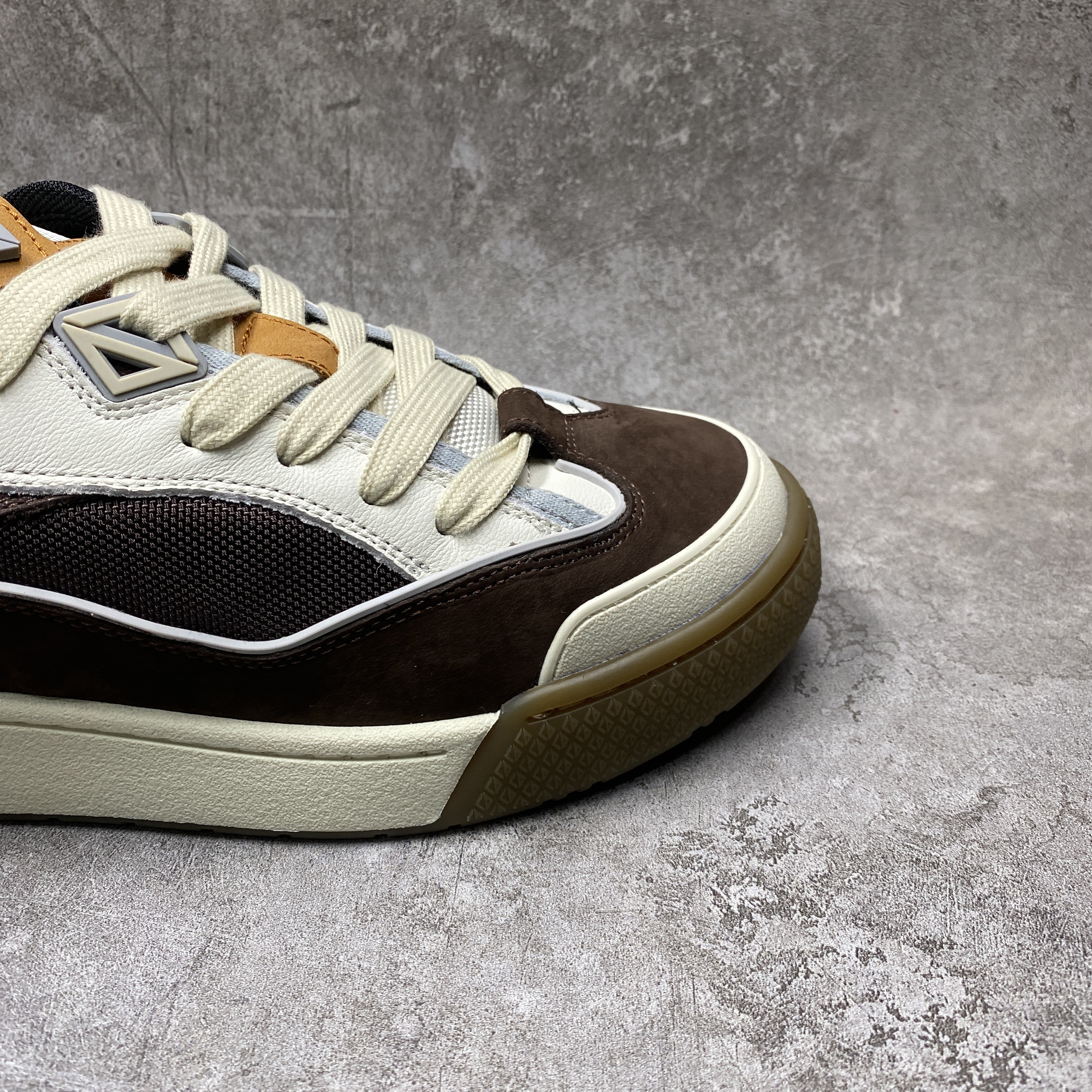 Dior B713 CACTUS JACK Mocha White