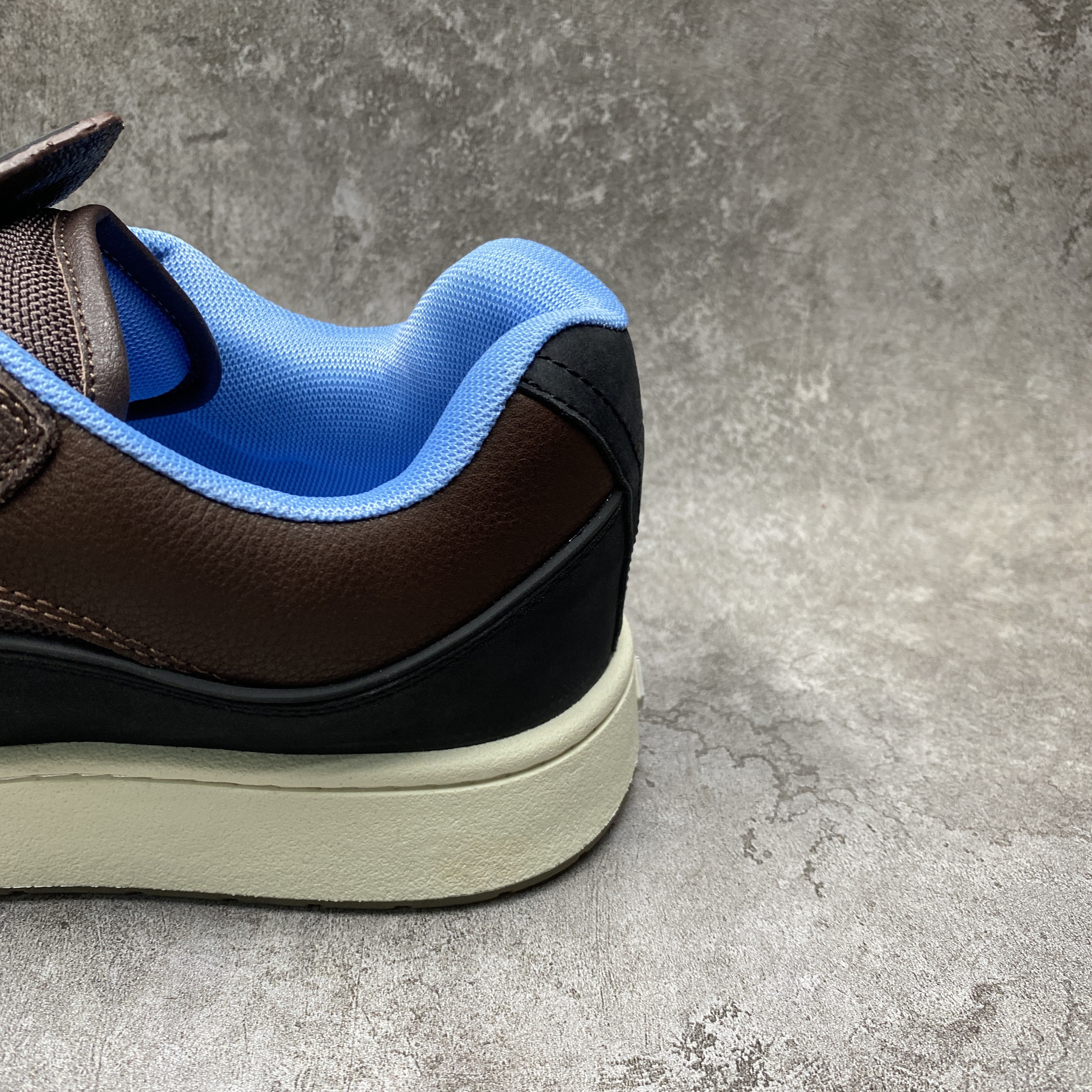 Dior B713 CACTUS JACK Mocha