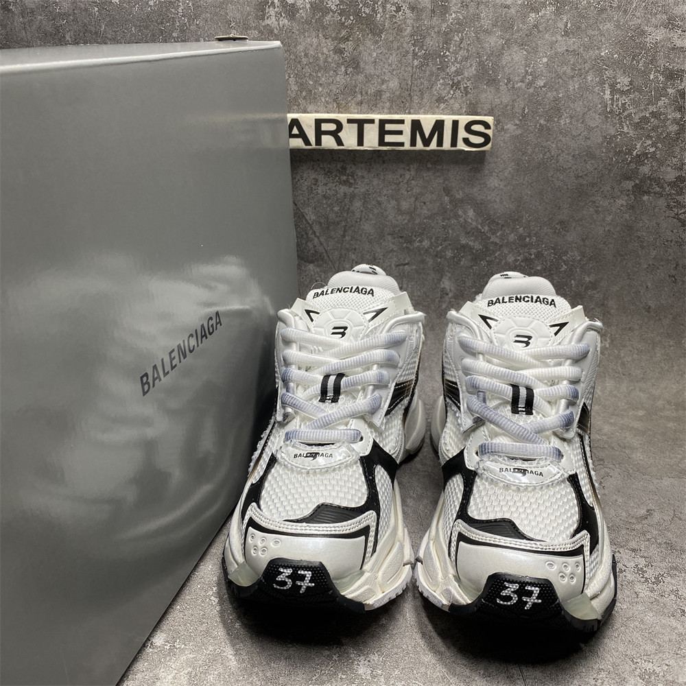 UA Balenciaga Runner Sneaker