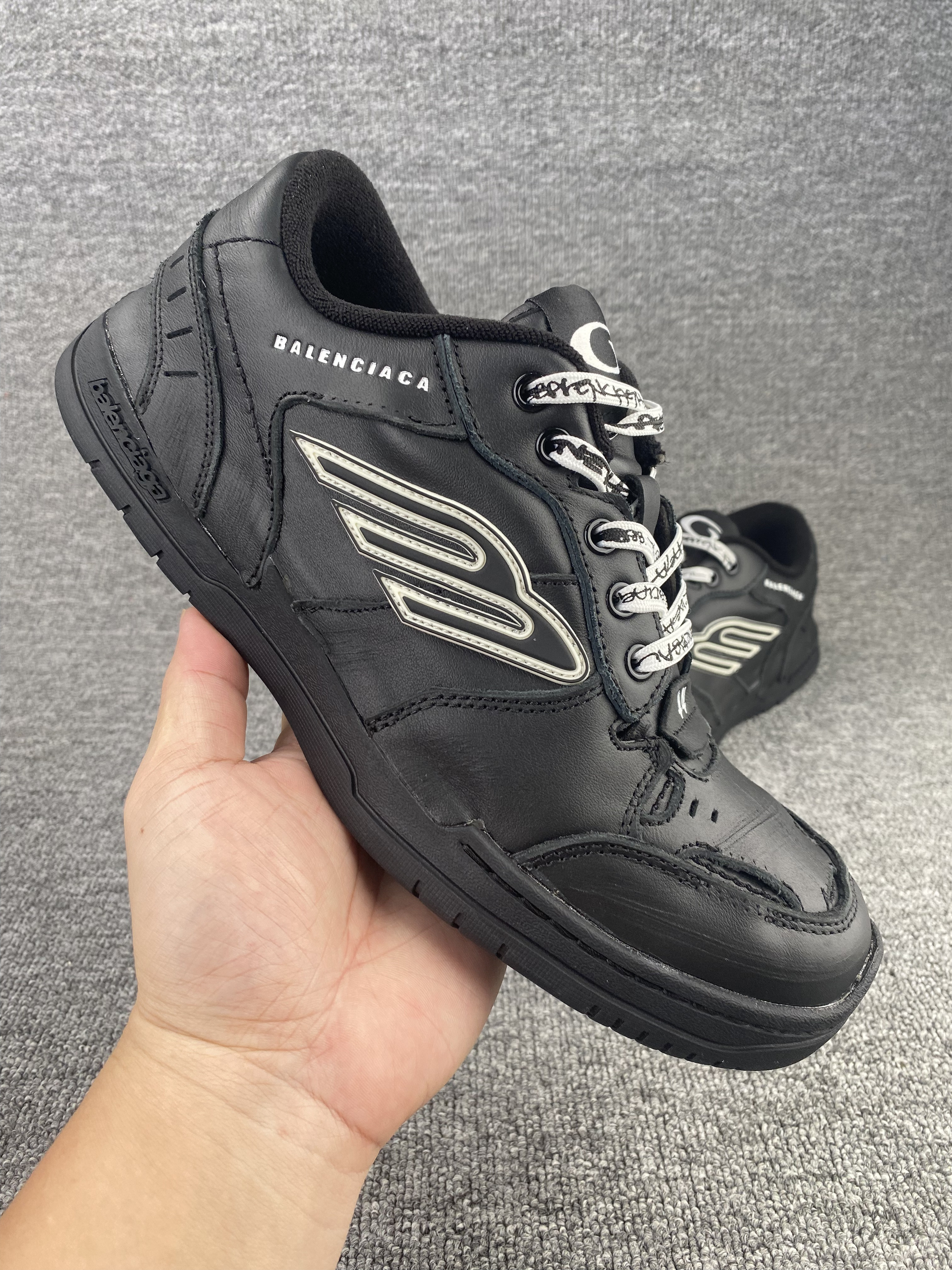 UA Balenciaga Hamptons Worn-out Sneaker in Black(run one size large)