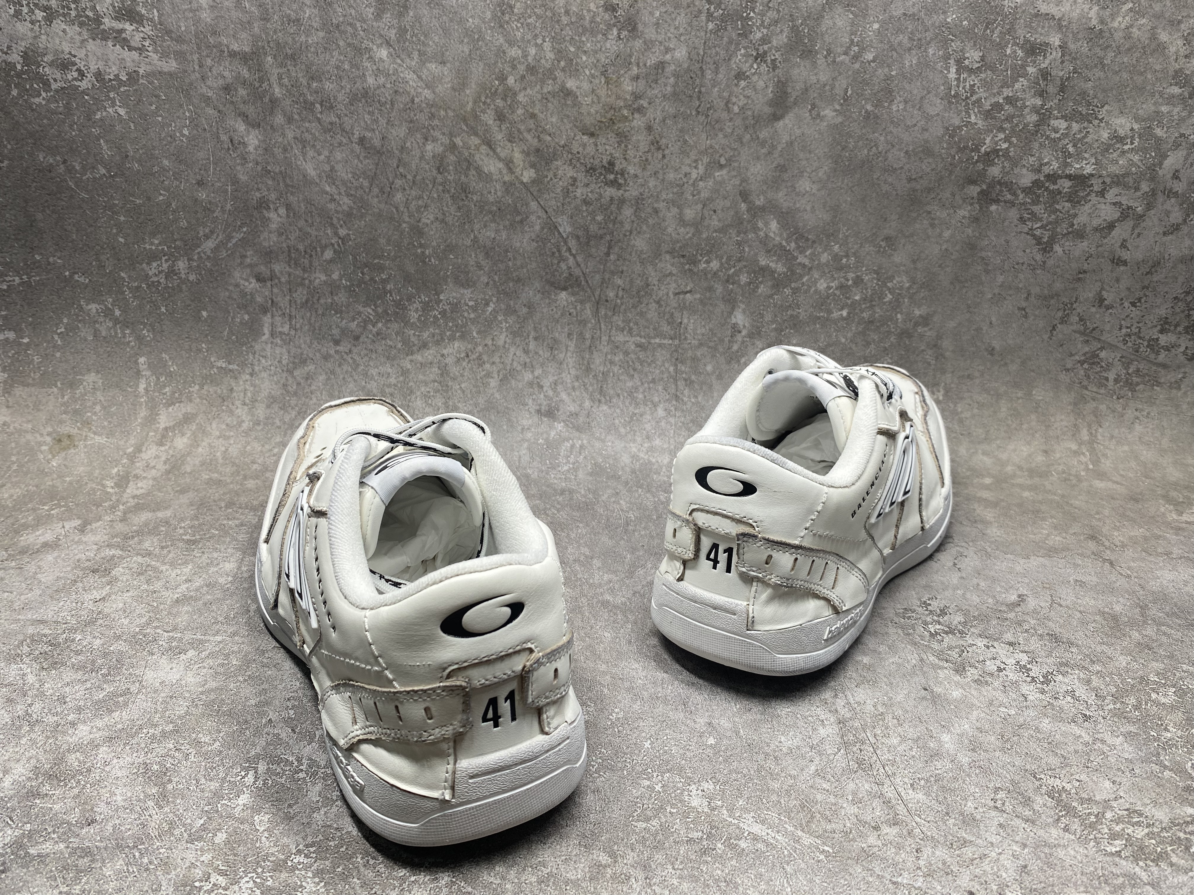 UA Balenciaga Hamptons Medium Worn-out Sneaker in White(run one size large)