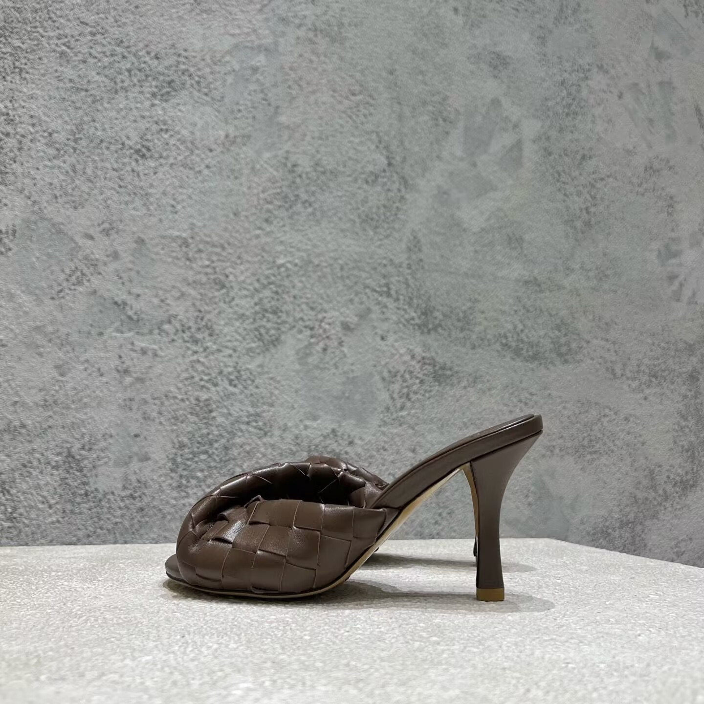 UA Bottega Veneta Blink Slides