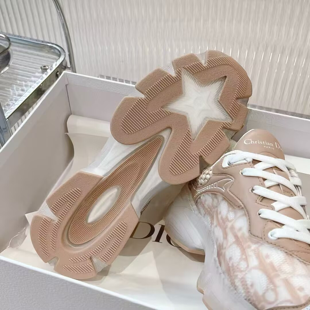 UA Dior Vibe Sneaker