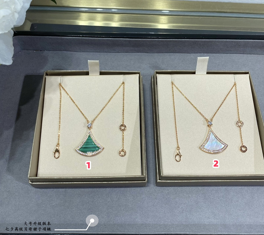 Bvlgari Large Luxury Mother-of-Pearl Scalloped Skirt Necklace