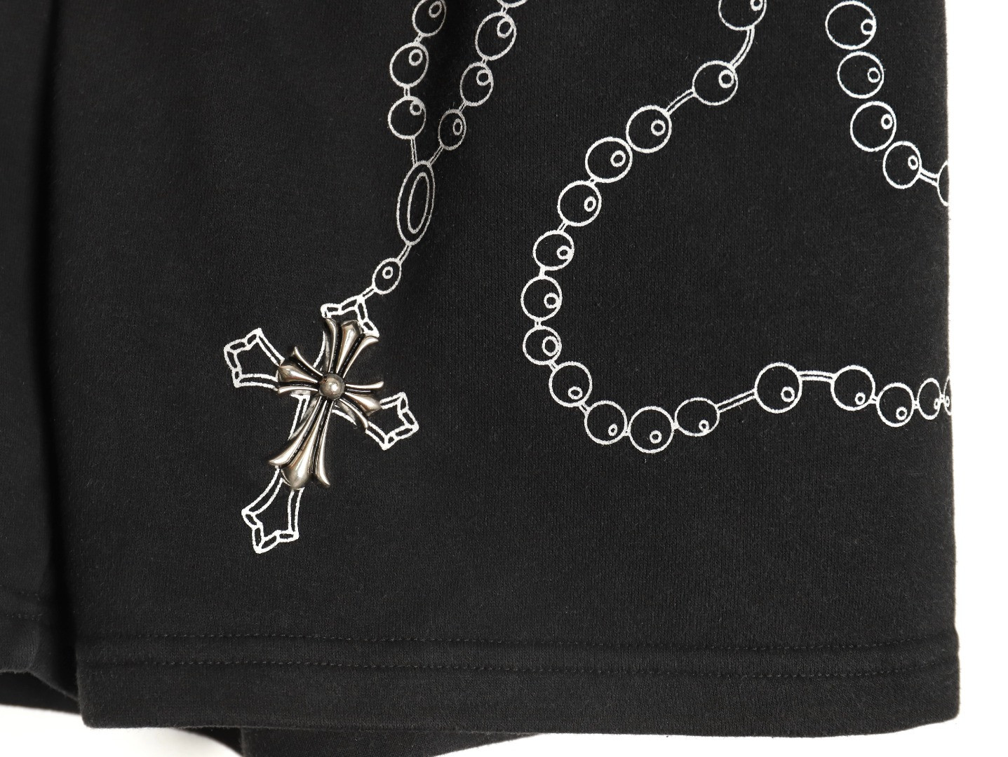 Ch*0me He**ts shorts