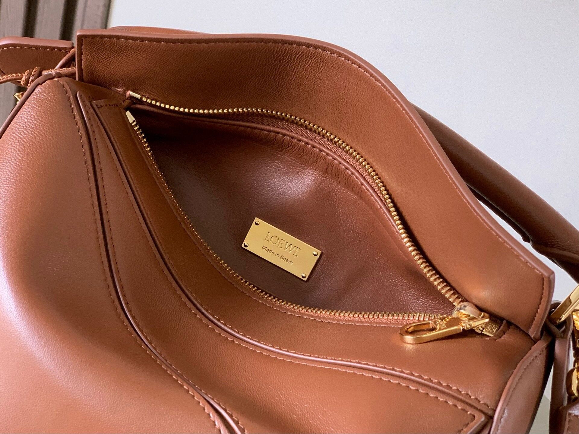 LOEWE Small Featherlight Puzzle Bag in Nappa Lambskin 16.5x24x10.5cm