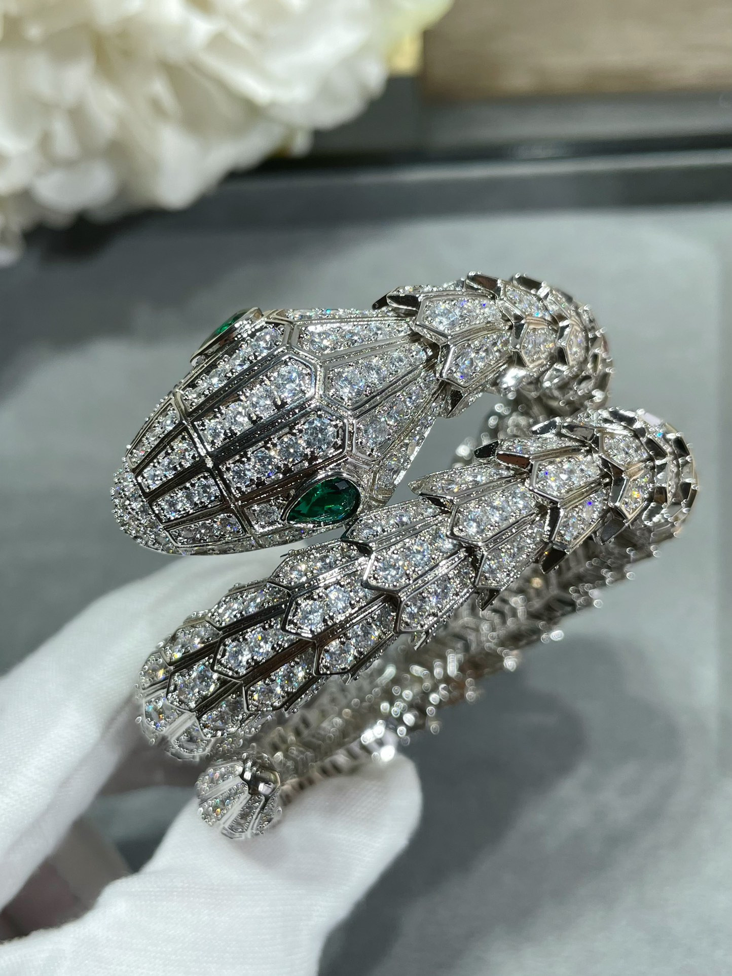 Bvlgari Large three-circle full-diamond snake Bracelet