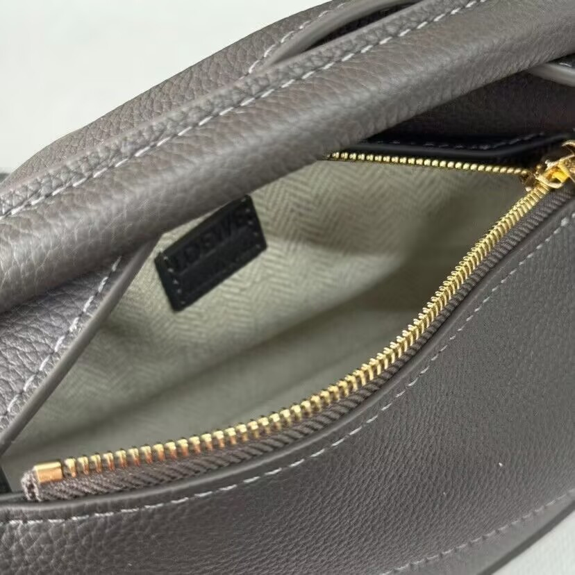 LOEWE Mini Puzzle bag in classic calfskin 18x12.5x8cm