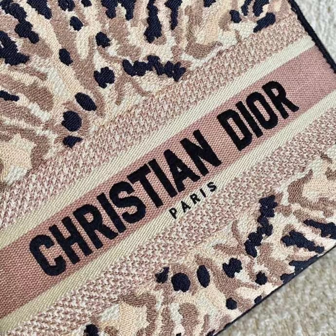 DIOR MEDIUM LADY D-LITE BAG