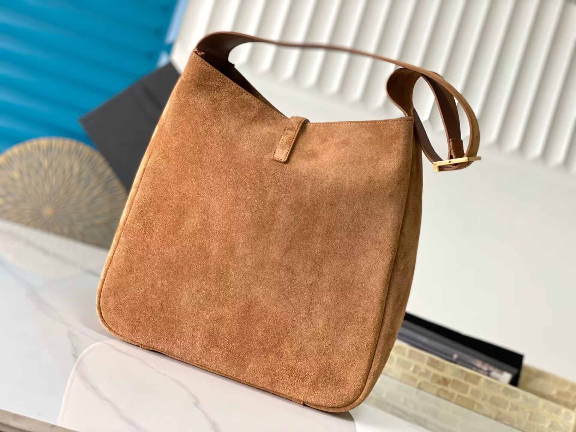 YSL LE 5 À 7 SUPPLE LARGE IN SUEDE 30 X 31 X 13 CM