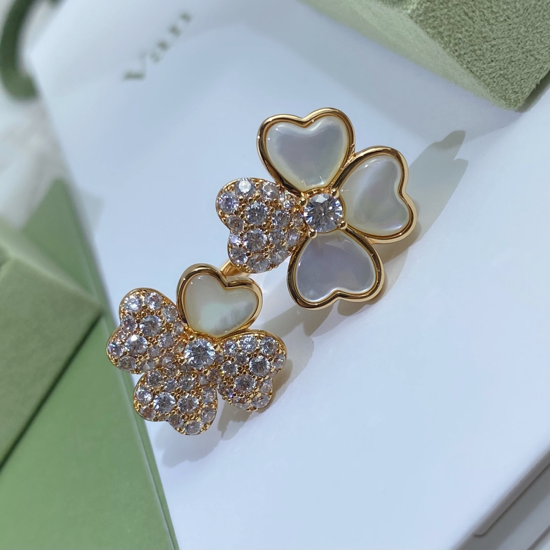 Van Cleef & Arpels Four Leaf Clover Ring