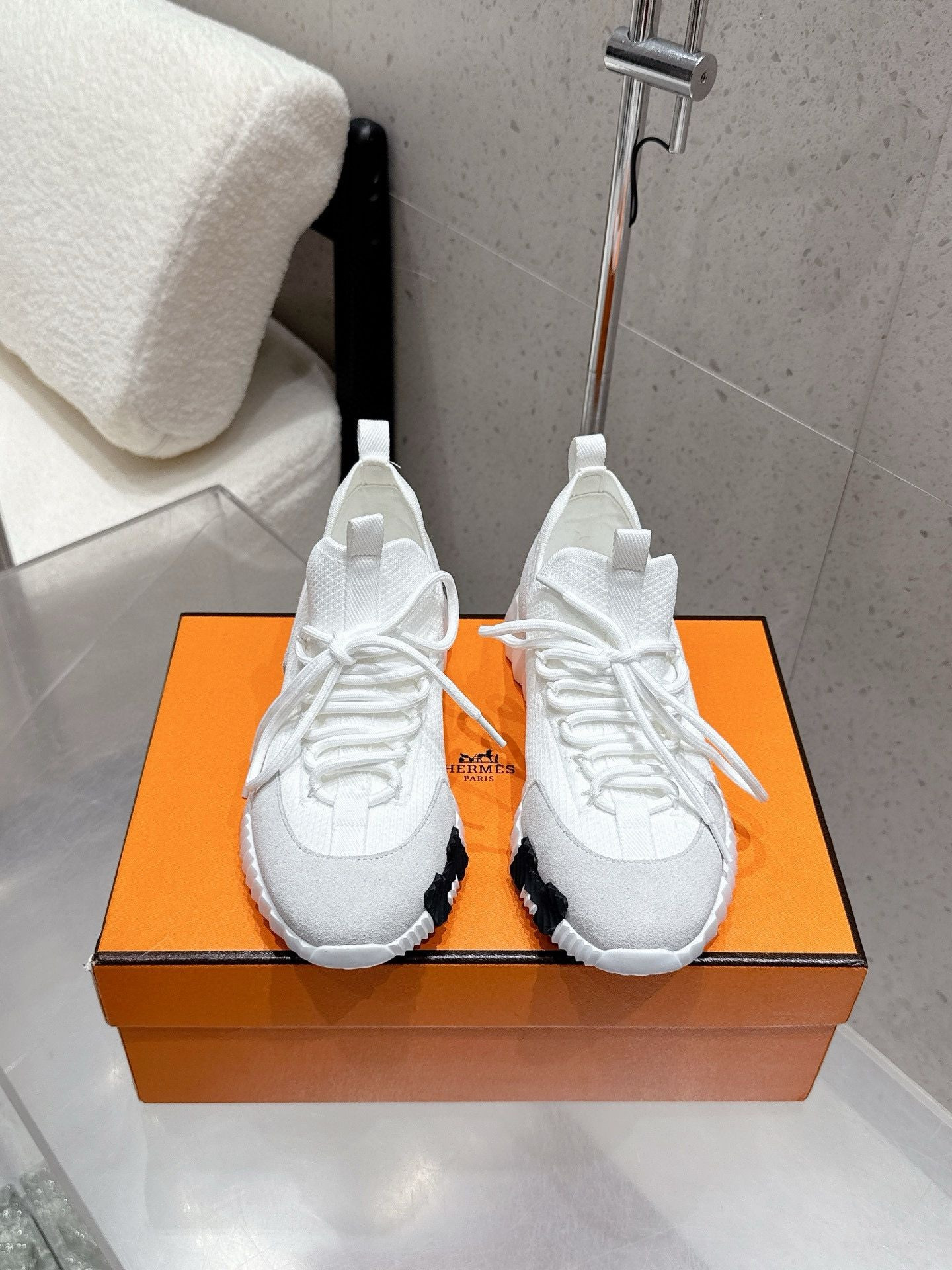 UA Hermes Lift Slip-on Sneaker