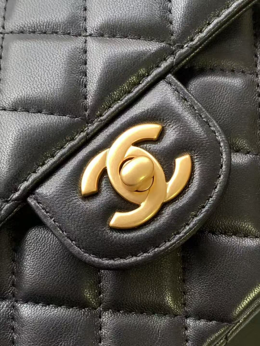 Chanel Flap Handle Bag 14x20x6cm