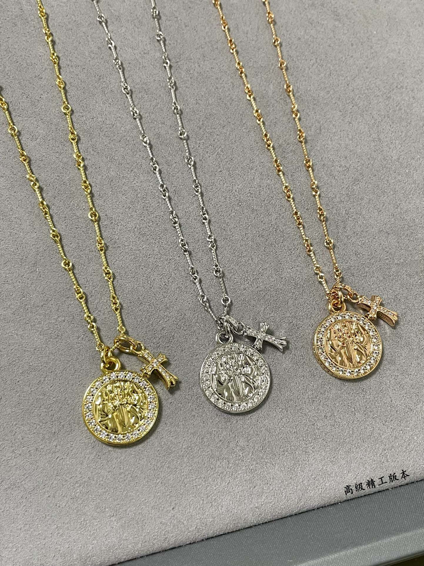 Ch*0me He**ts round plaque cross necklace