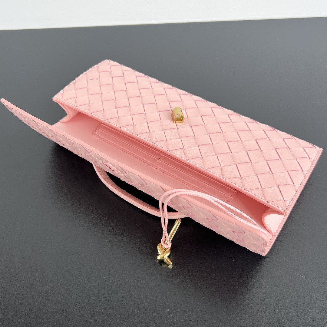 BOTTEGA VENETA Long Clutch Andiamo With Handle Fondant 31x13x3cm