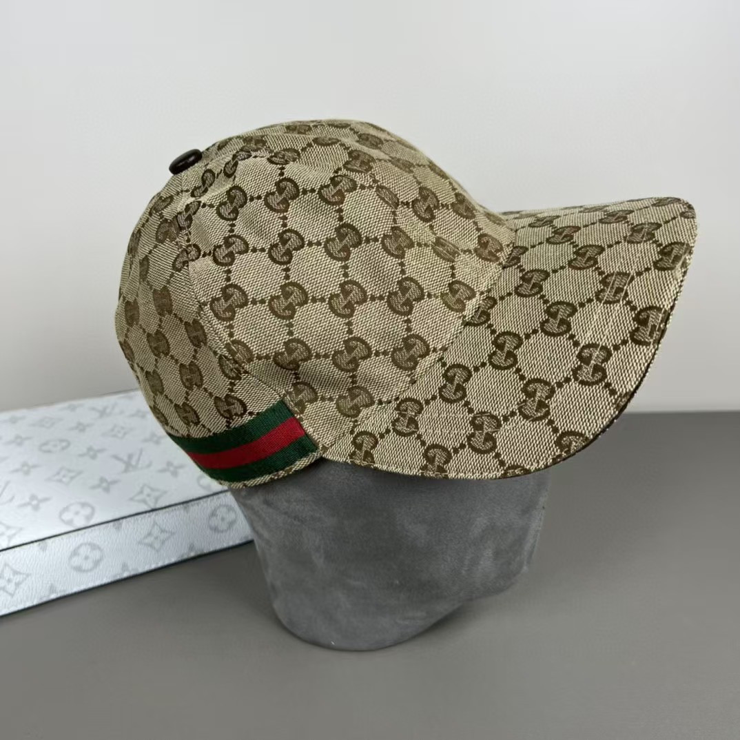 Gucci GG canvas baseball hat with Web