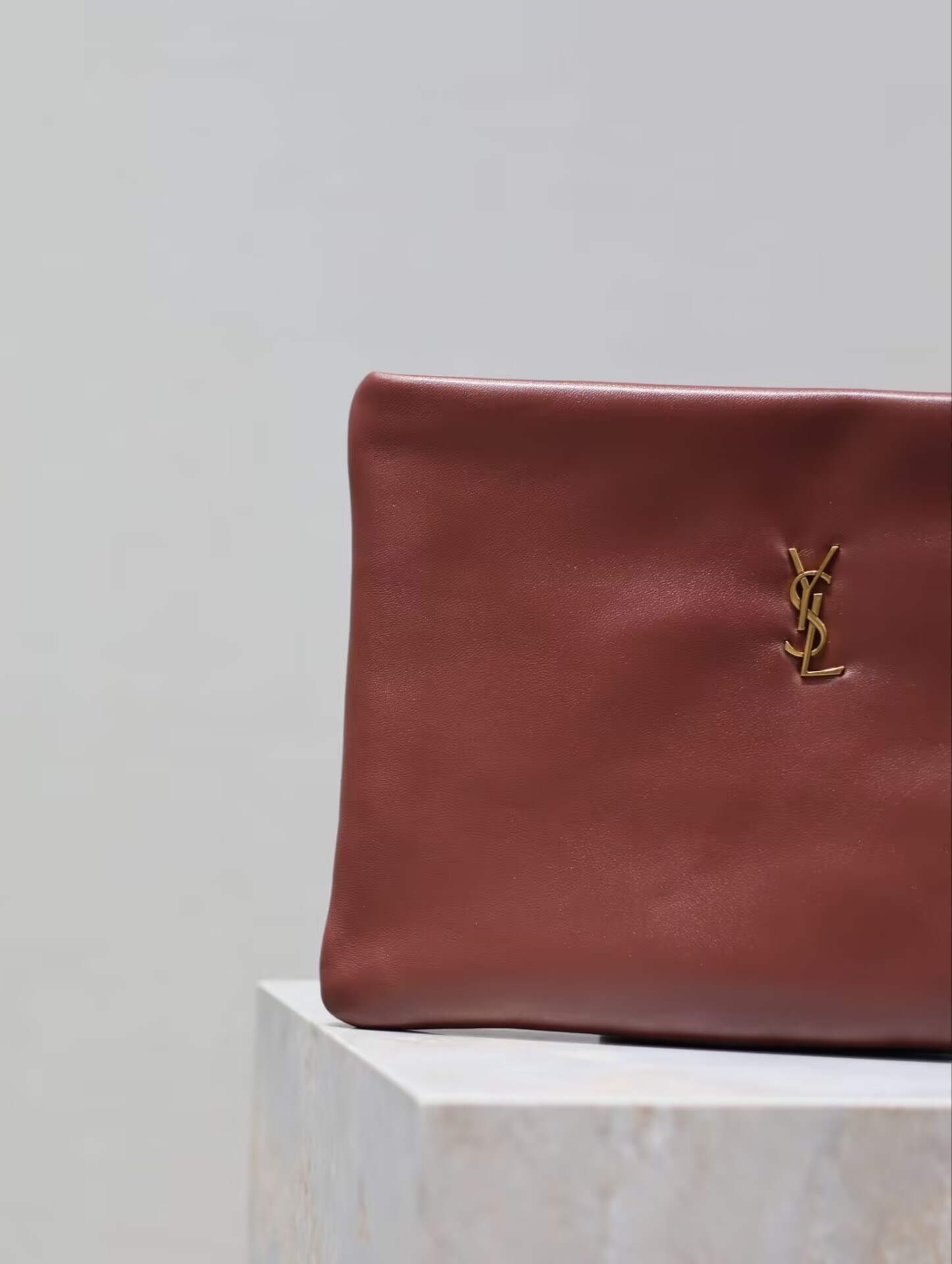 YSL CALYPSO large pouch in lambskin 30x22x3cm