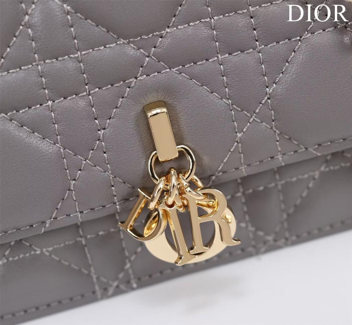 MISS DIOR MINI HANDBAG 21x11.5x4.5cm