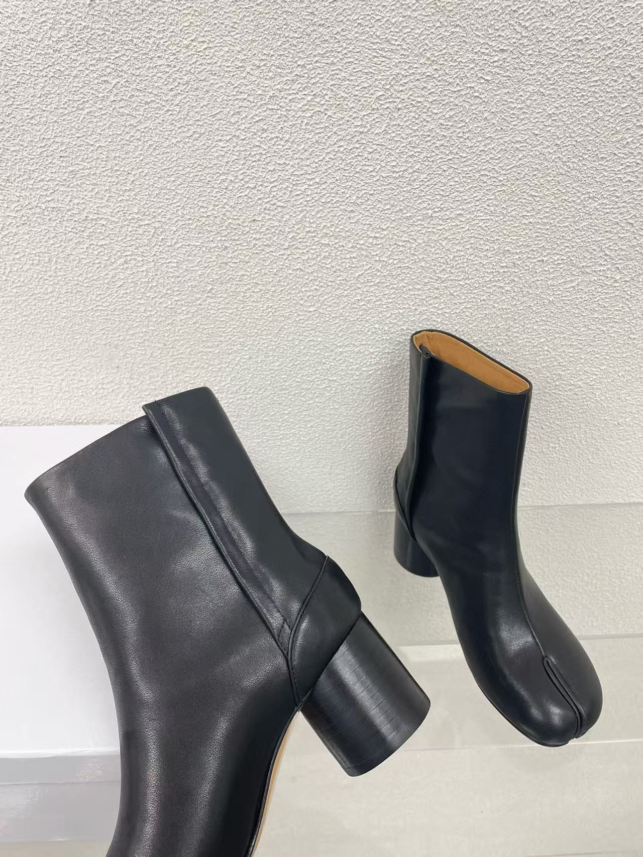 UA Maison Margiela Tabi Ankle Boots