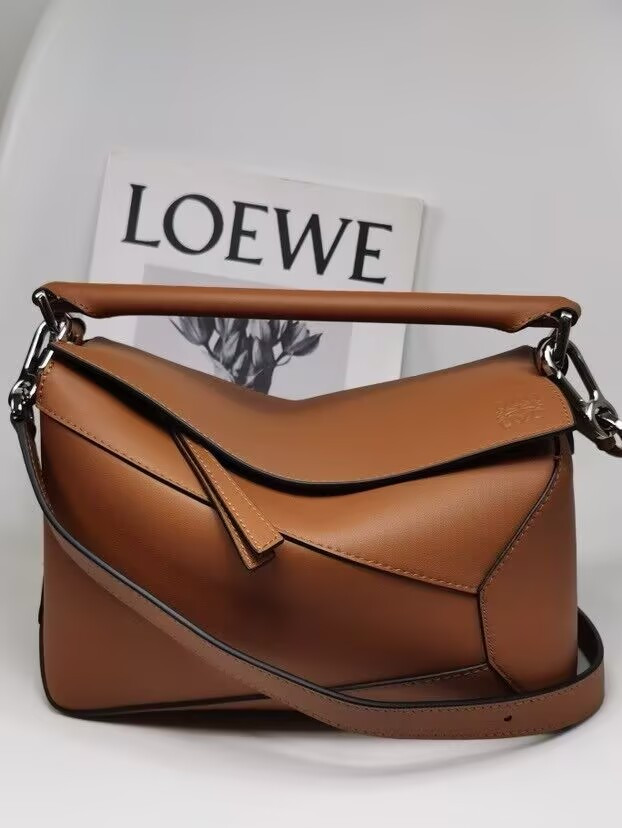 LOEWE Small Puzzle bag in classic calfskin 24x10.5x16.5cm