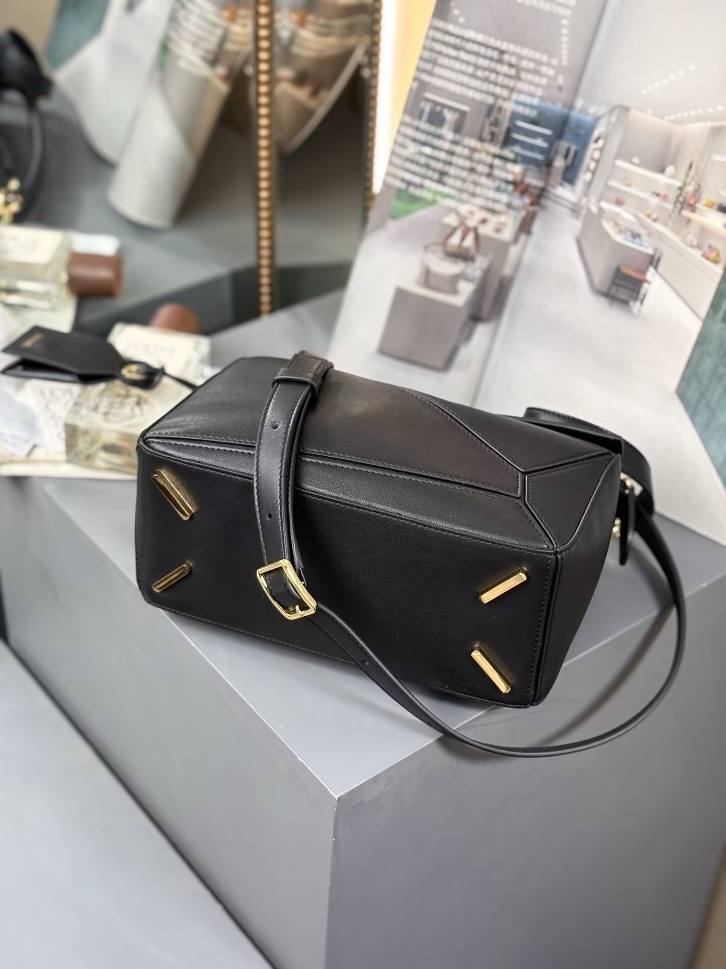 Loewe Mini Featherlight Puzzle Bag Nappa Lambskin 18x12.5x8cm