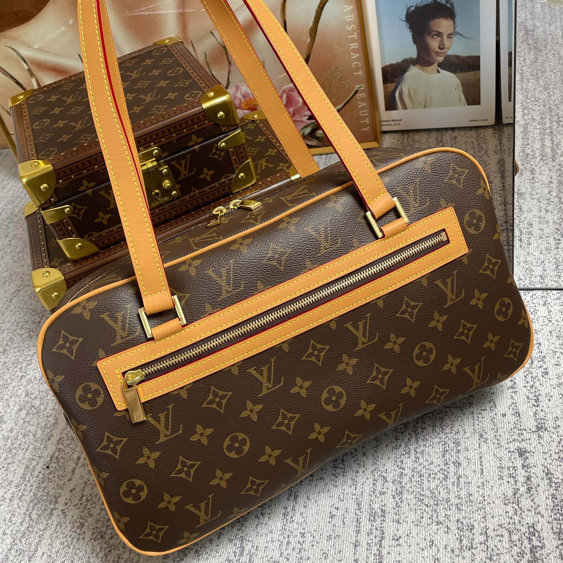 LOUIS VUITTON LV CITE GM M51181