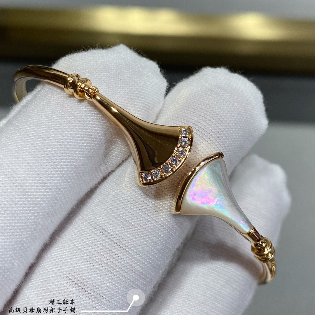 Bvlgari Scalloped skirt Bracelet