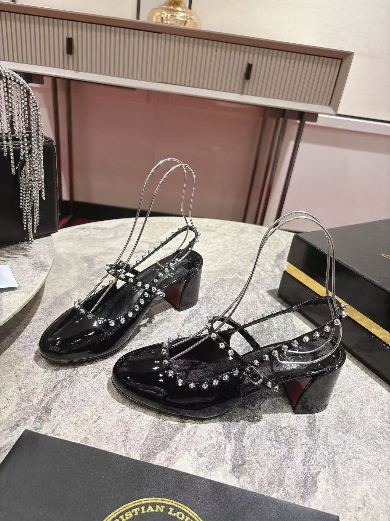 UA Christian Louboutin Mary Jane Pumps Janispikes Slingback Pumps