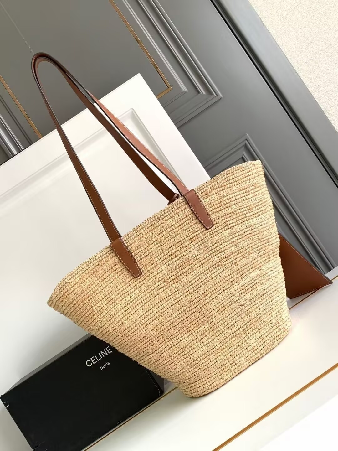 Celine MEDIUM SUPPLE CELINE CLASSIC PANIER IN Raffia and calfskin 22x30x14cm
