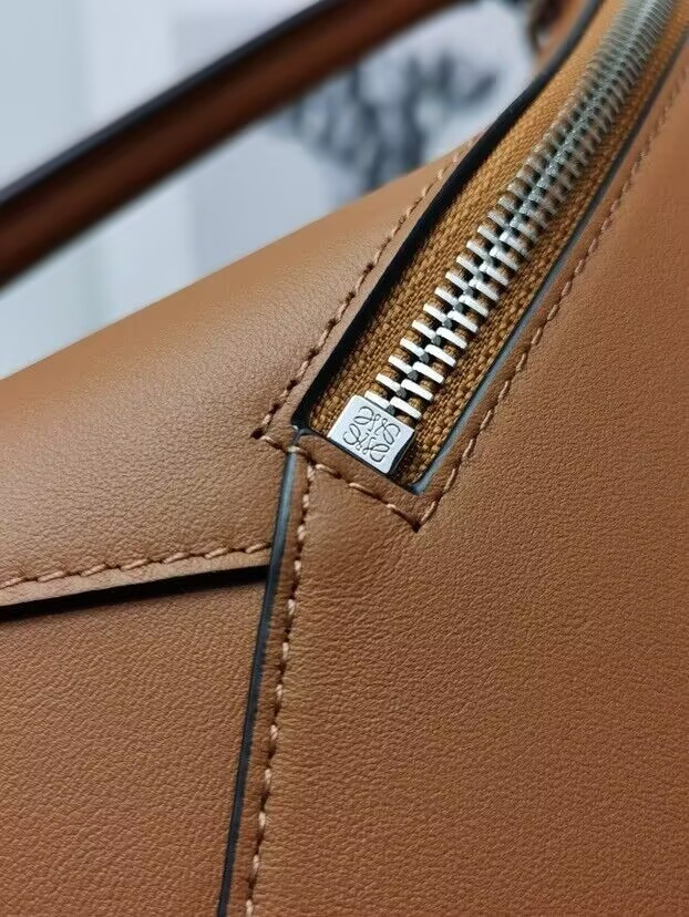 LOEWE Small Puzzle bag in classic calfskin 24x10.5x16.5cm