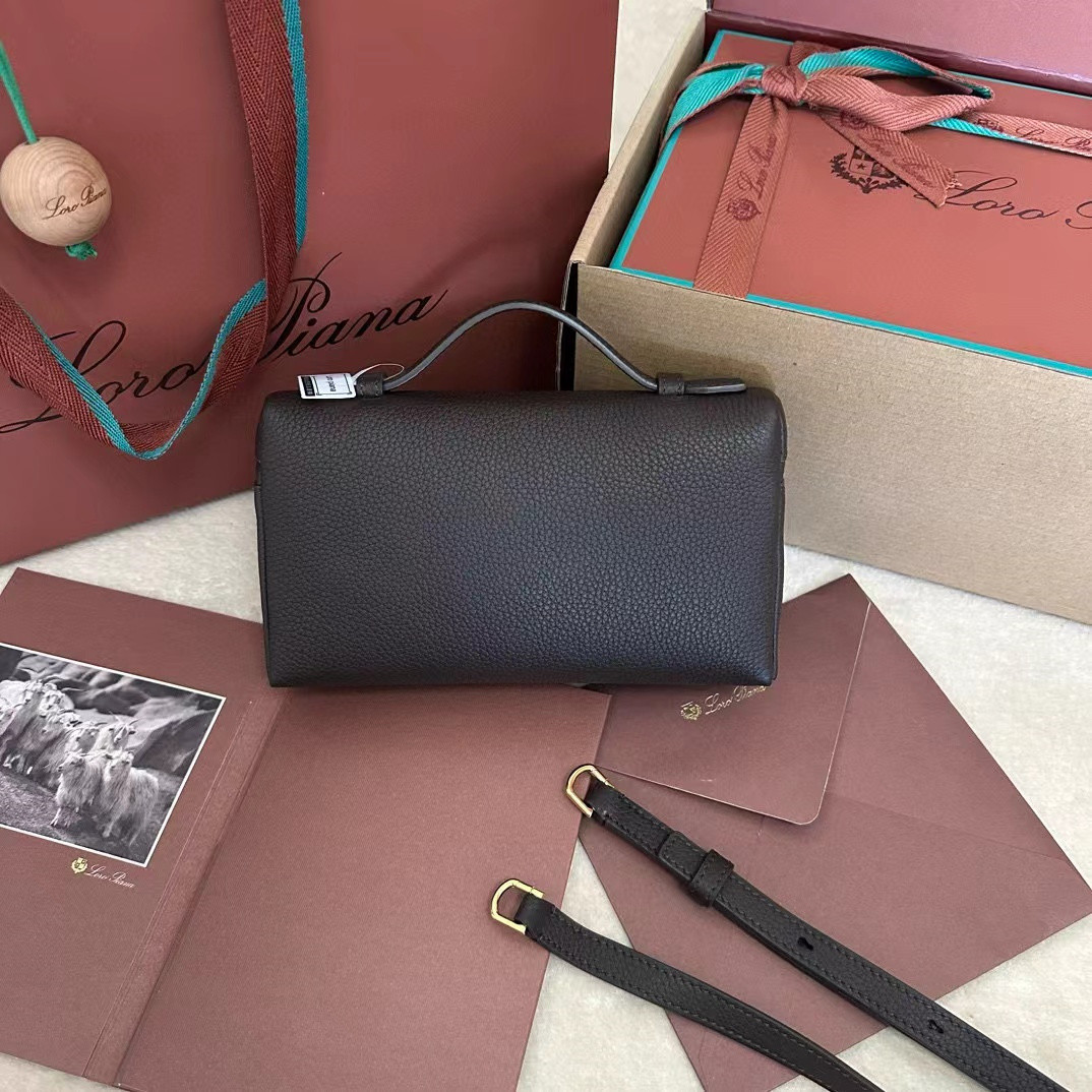 Loro Piana Extra Pocket L19 Grained Calfskin 11 x 19 x 6.5 cm