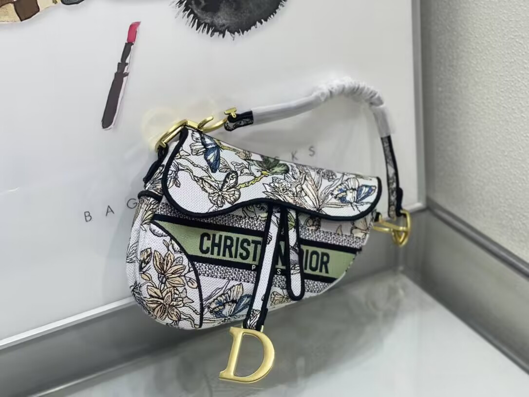 Dior Saddle Bag 25.5 x 20 x 6.5CM