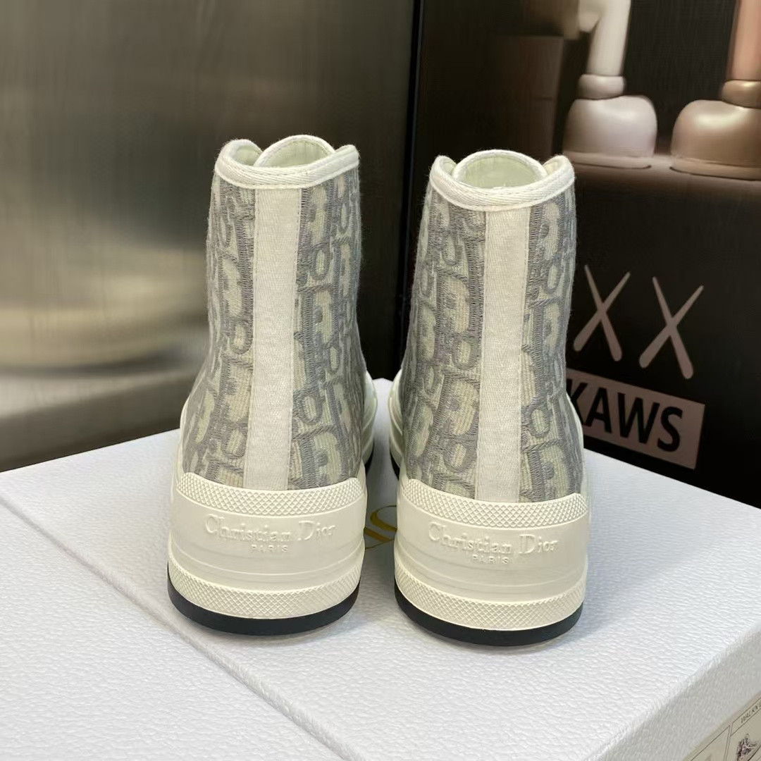 UA Dior Sneaker