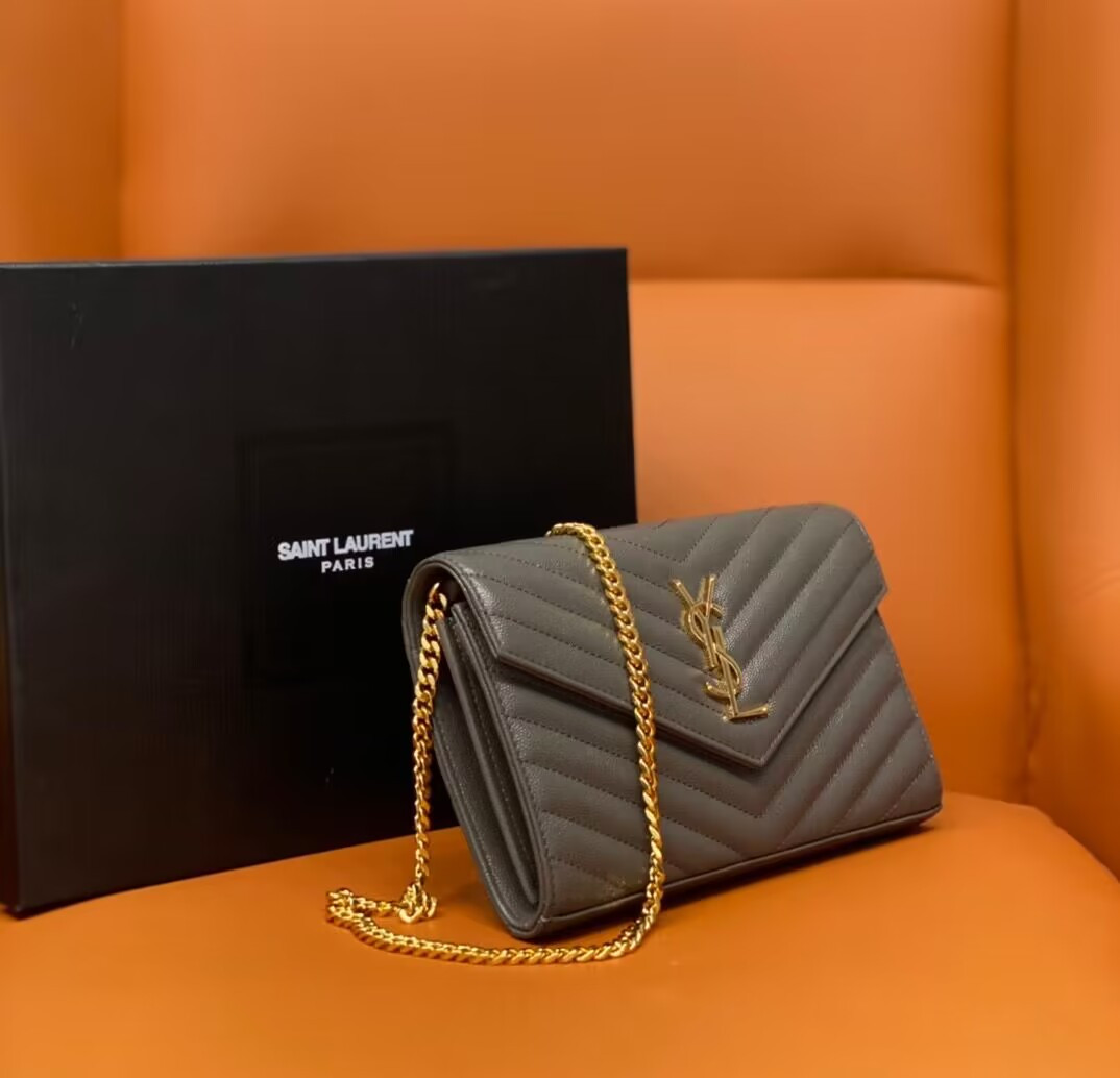 SAINT LAURENT Cassandre Matelassé Leather Shoulder Bag 4×14×22CM