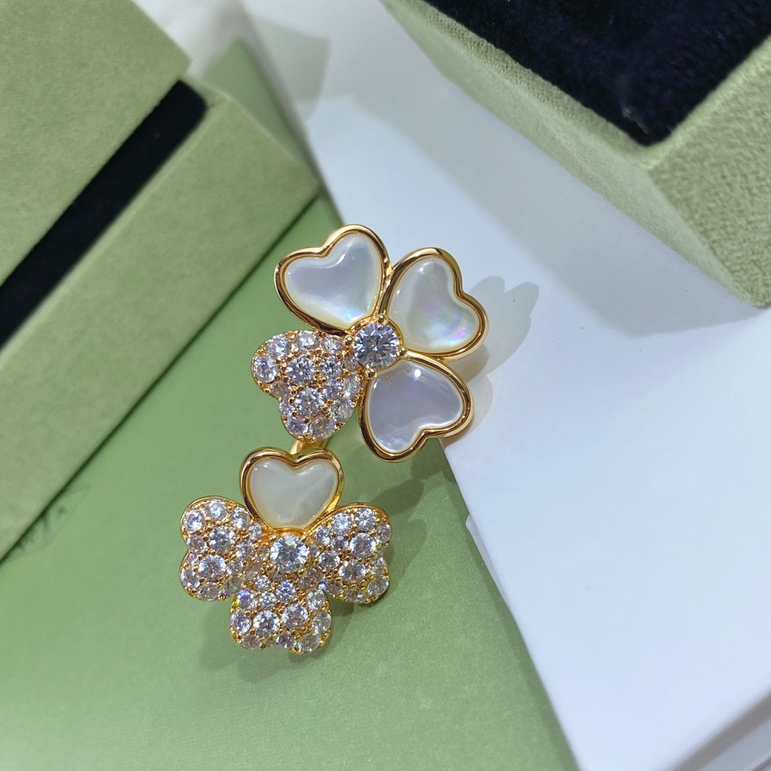 Van Cleef & Arpels Four Leaf Clover Ring