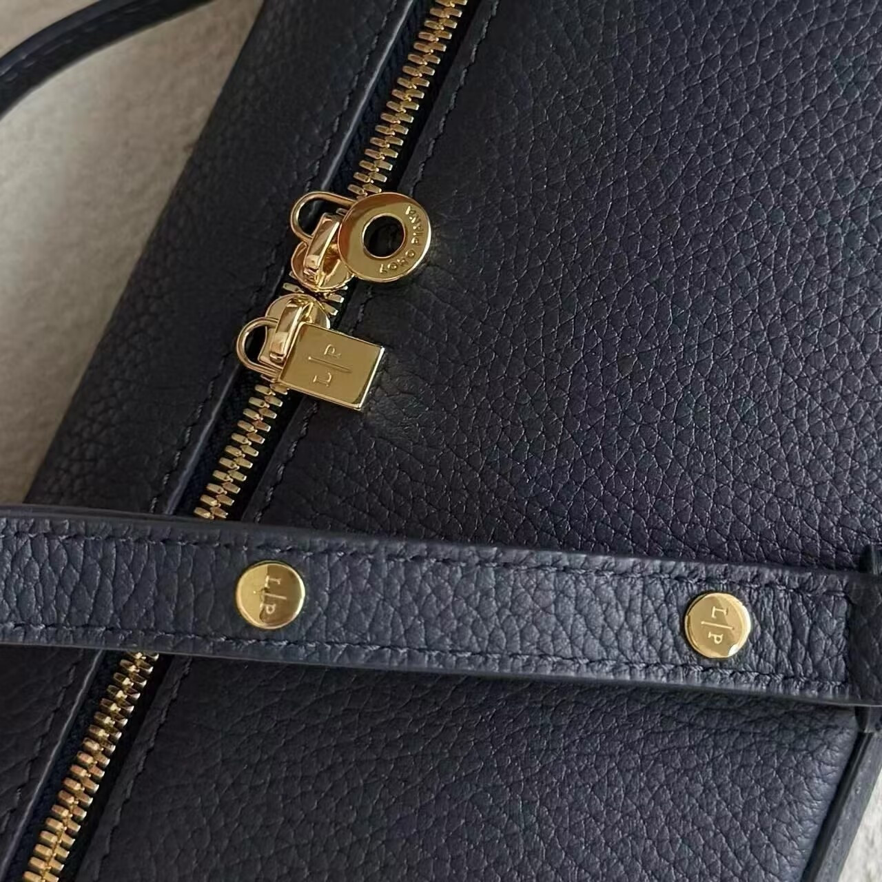 Loro Piana Extra Pocket L19 Grained Calfskin 11 x 19 x 6.5 cm