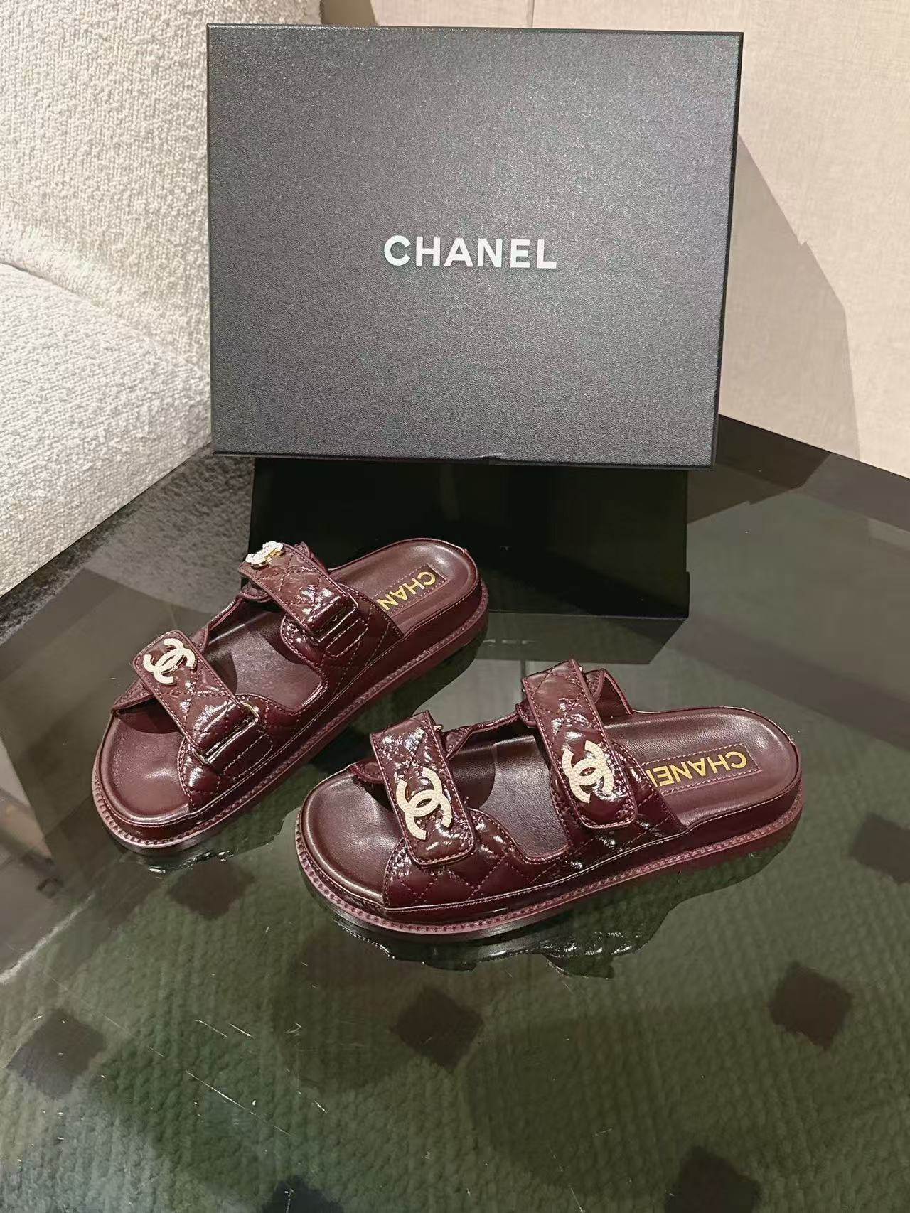 UA CHANEL SLIDES