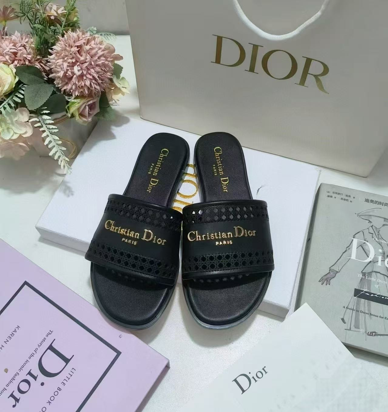 UA Dior D-Lane Slide Black Calfskin with Openwork Microcannage Motif
