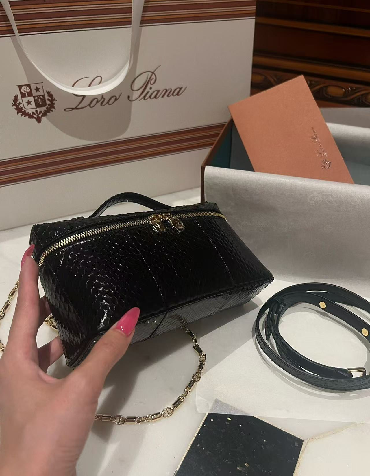 Loro Piana Extra Pocket L19 Bag 11x19x6.5cm