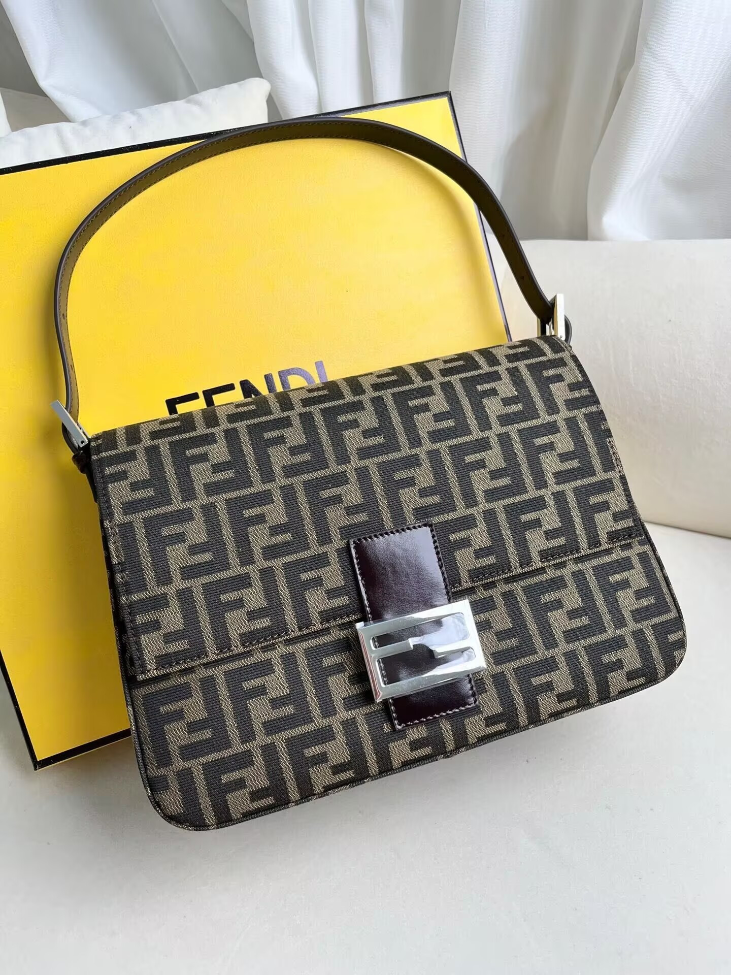 Fendi Zucca Pattern Mamma Bucket Shoulder Bag 29x21x11cm