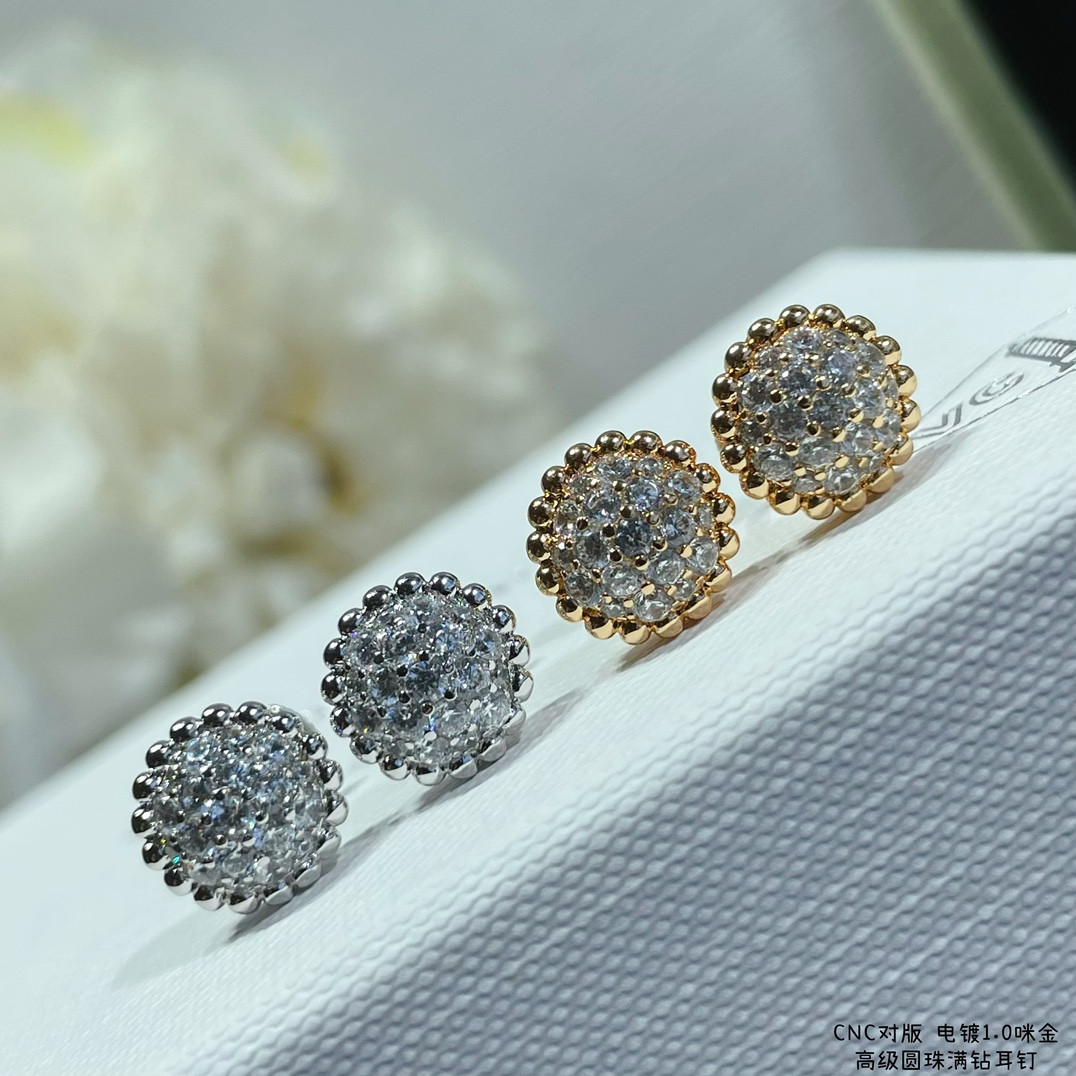 Van Cleef & Arpels round bead full diamond earrings