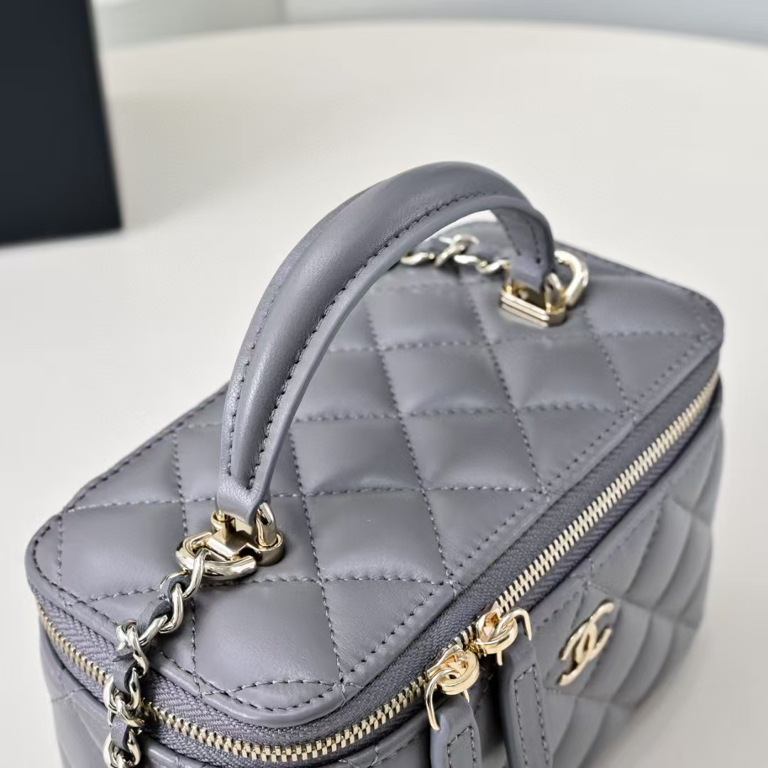 Chanel Long Vanity with chain 16.5x10x8cm