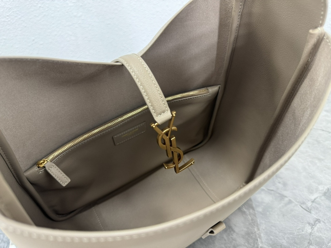 YSL LE 5 À 7 30 X 31 X 13 CM