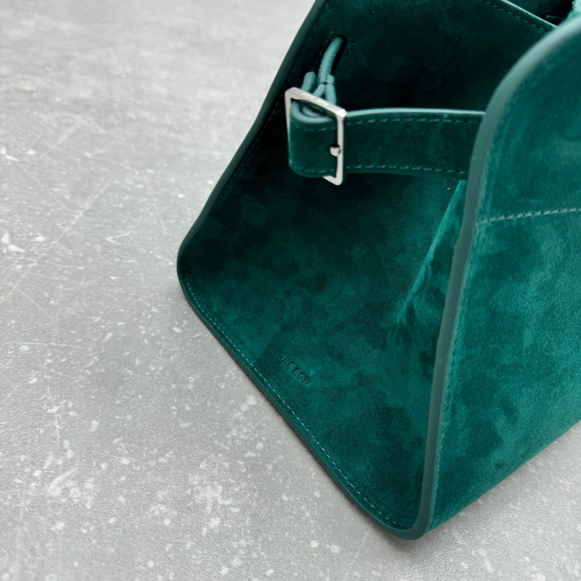 THE ROW Soft Margaux 10 Bag 26x17.5x21cm