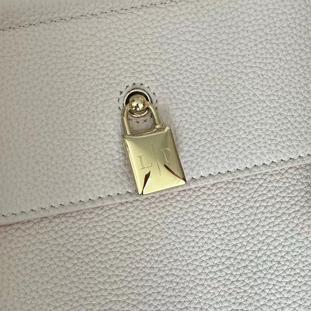 Loro Piana Loom Bag L32 Grained Calfskin 33 x 23 x 18 cm