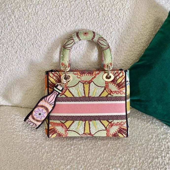 DIOR MEDIUM LADY D-LITE BAG