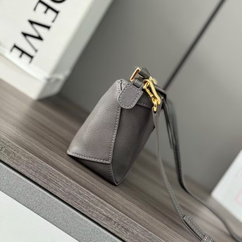 LOEWE Mini Puzzle bag in classic calfskin 18x12.5x8cm